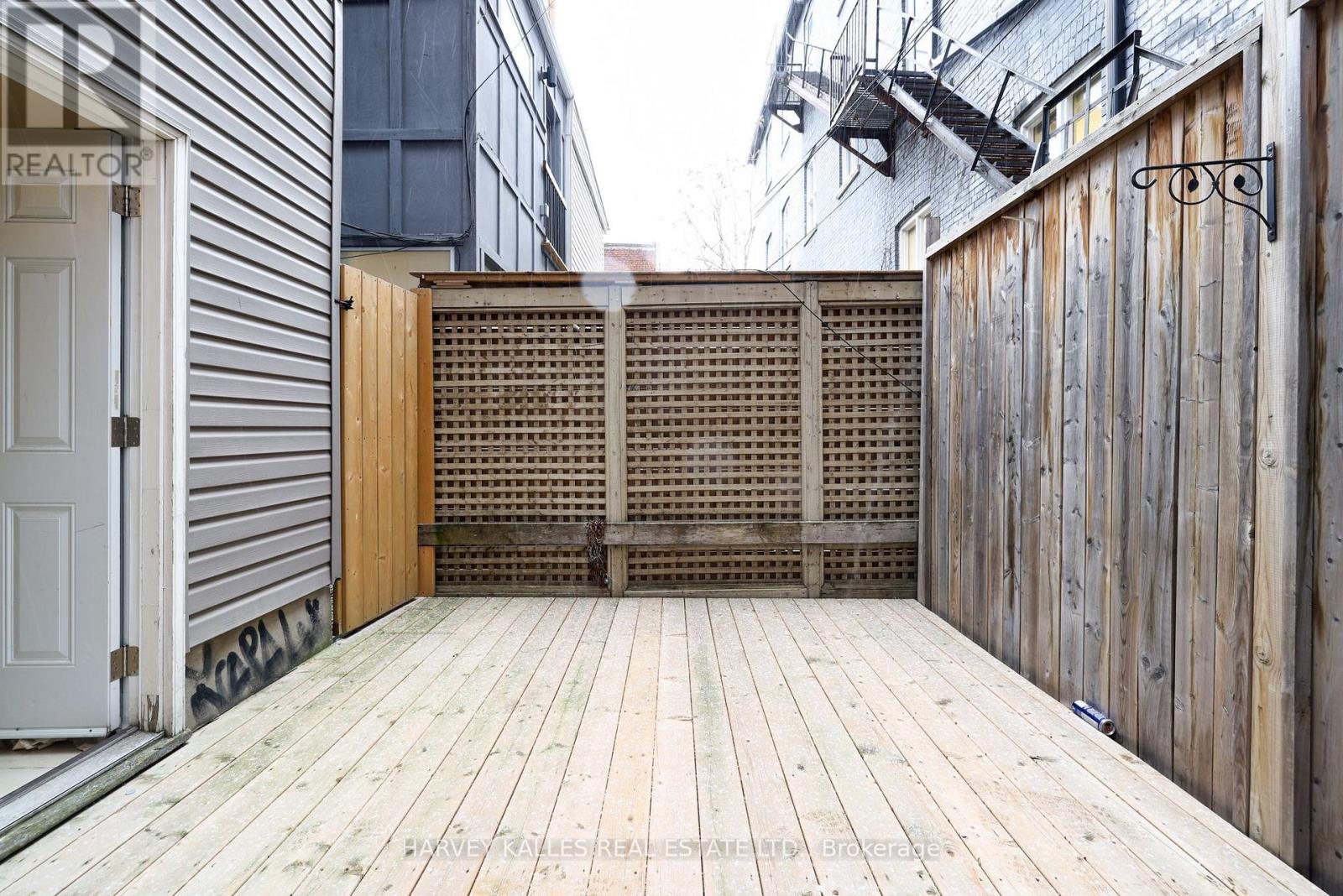 530 RICHMOND STREET W - 32