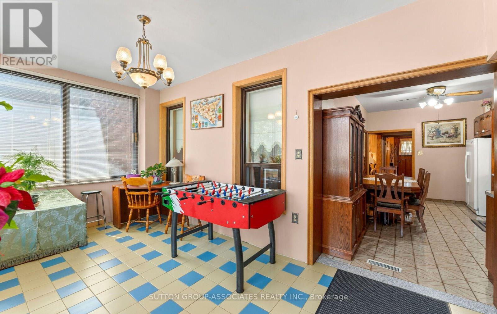 183 GLENHOLME AVENUE - 17