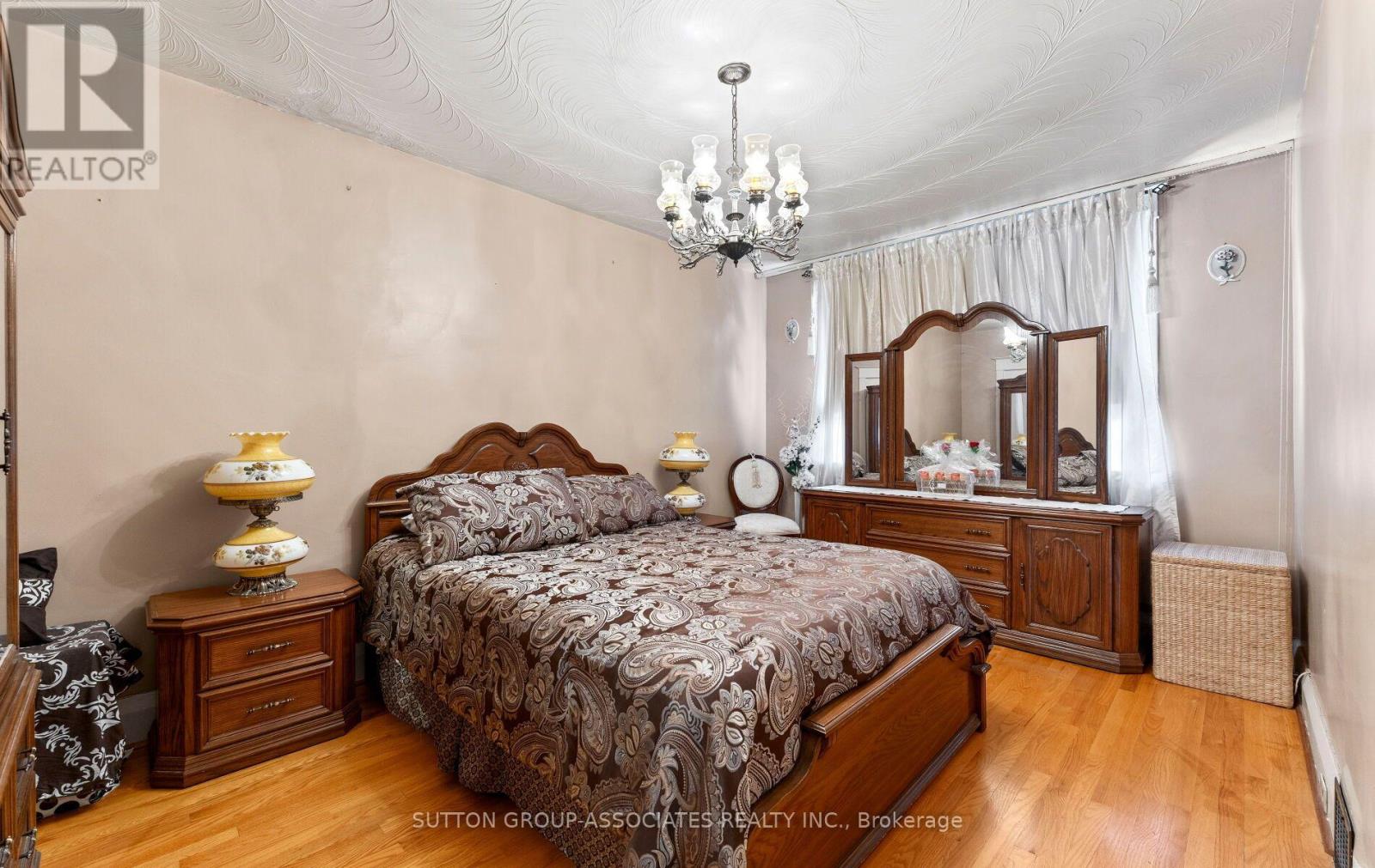 183 GLENHOLME AVENUE - 21