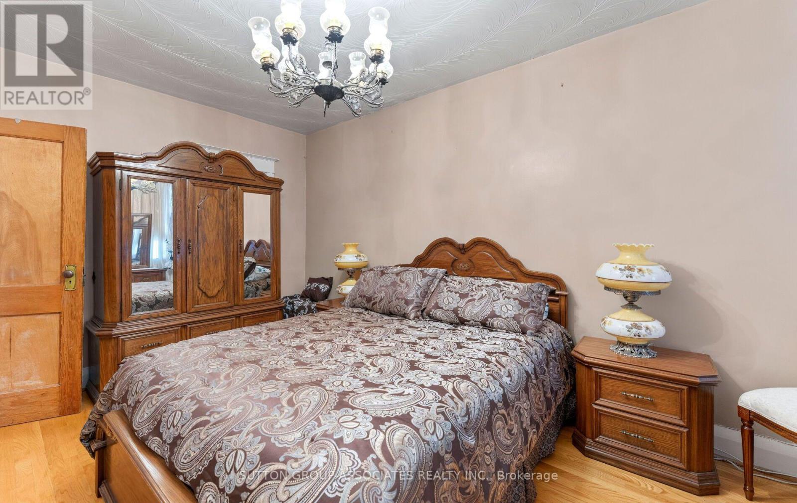 183 GLENHOLME AVENUE - 22