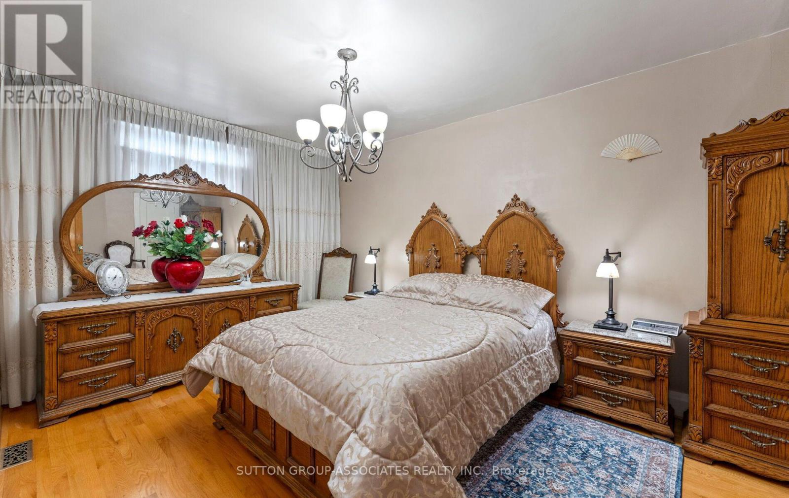 183 GLENHOLME AVENUE - 27