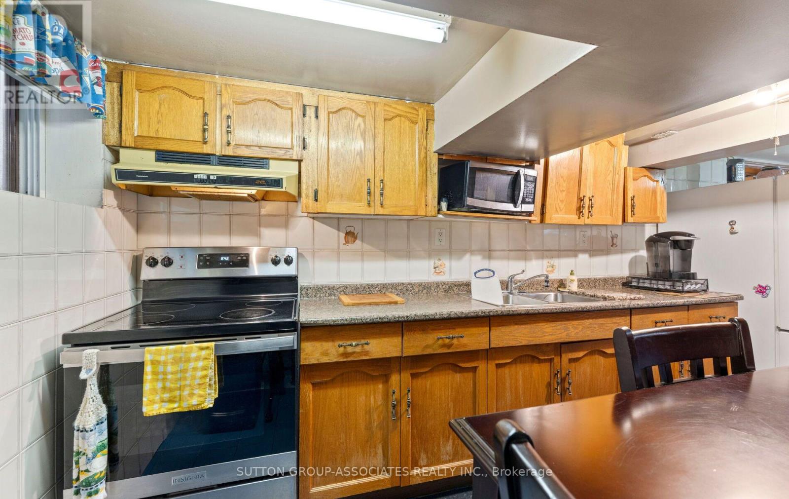 183 GLENHOLME AVENUE - 35