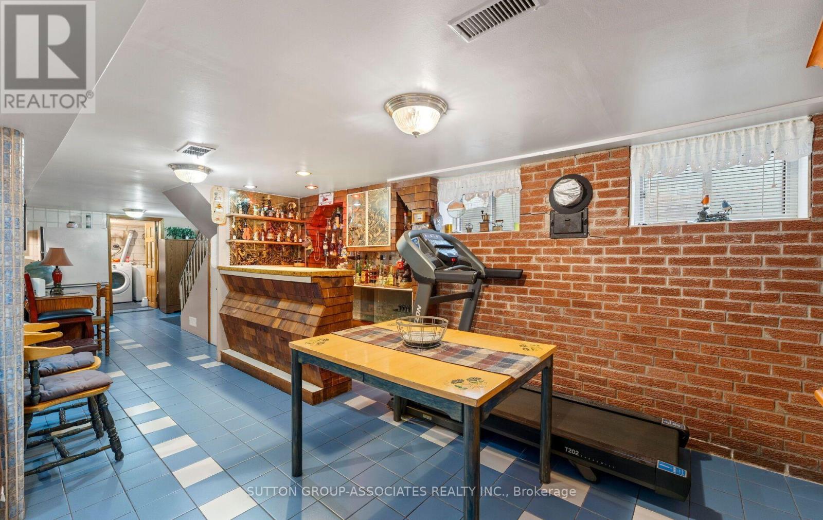 183 GLENHOLME AVENUE - 38