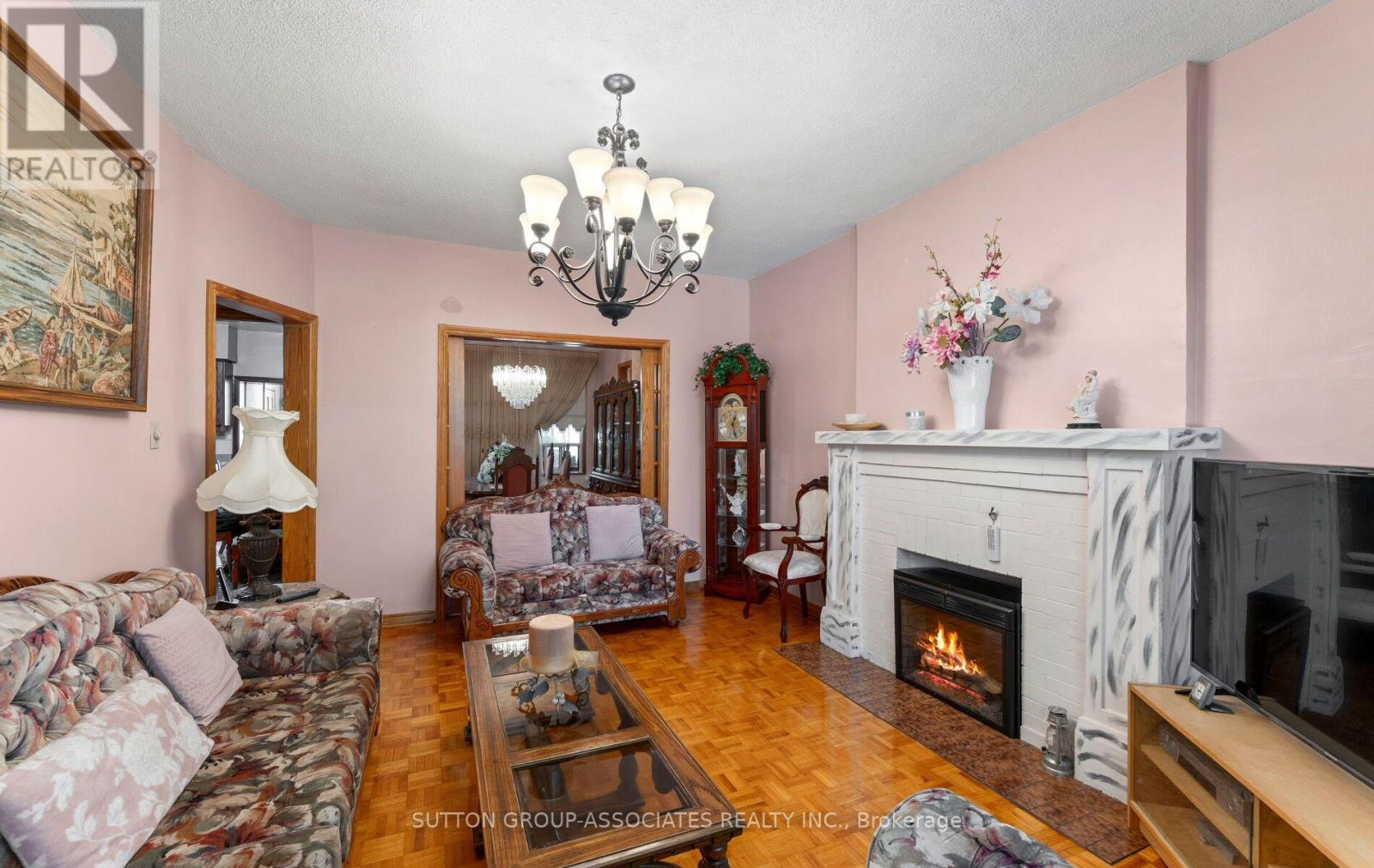 183 GLENHOLME AVENUE - 8