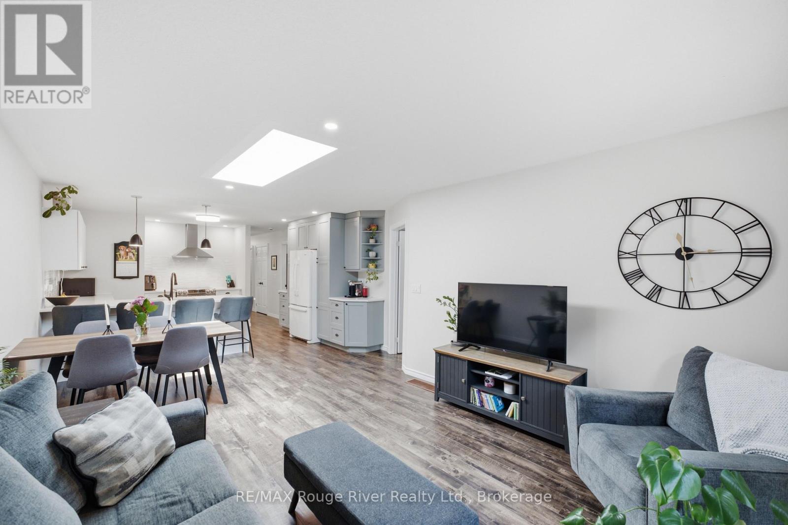 10 TALBOT DRIVE - 13