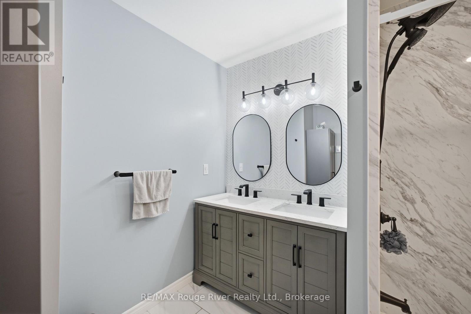 10 TALBOT DRIVE - 16