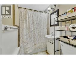 11 Poplar Crescent, Springbrook, AB T4S1V3 Photo 16