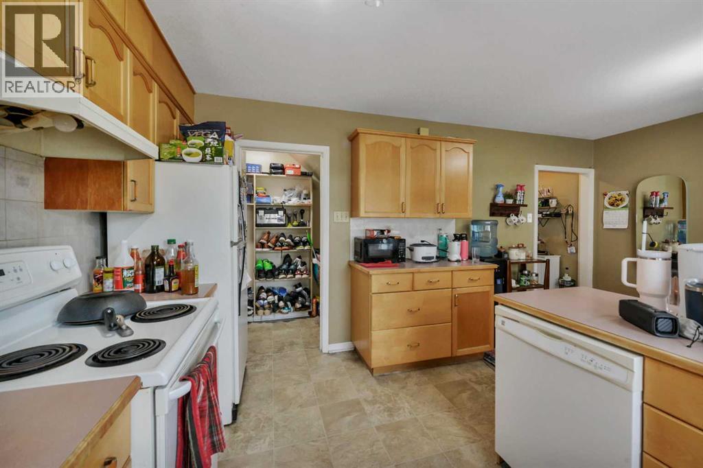11 Poplar Crescent - Image 12