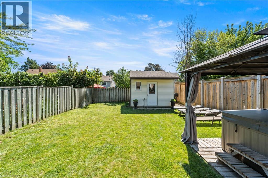 167 BERKINDALE Drive - Image 32
