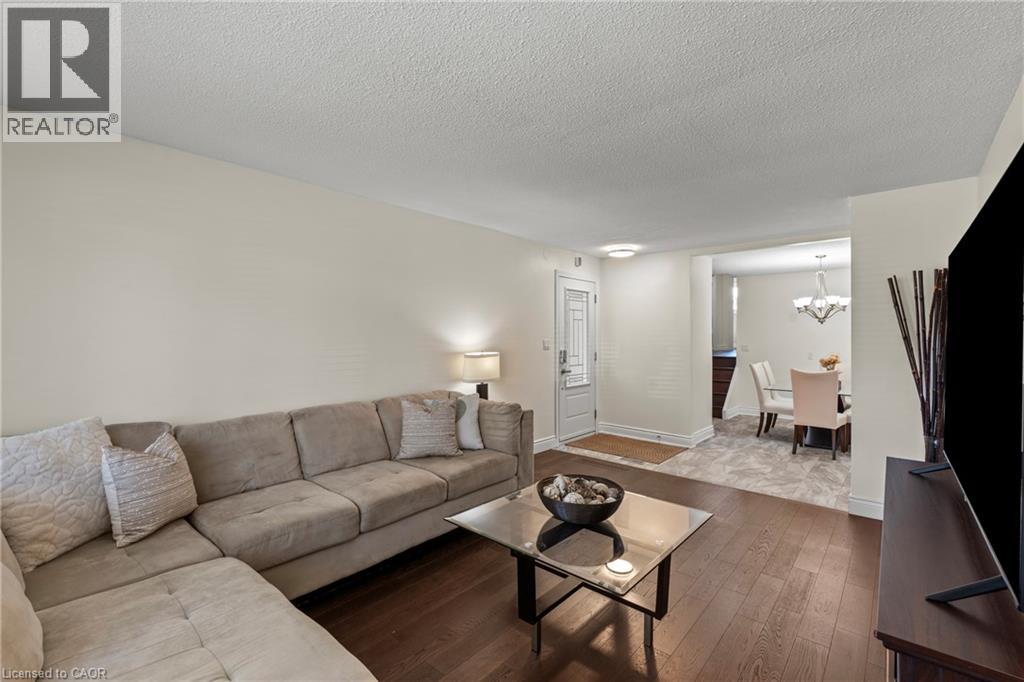 167 BERKINDALE Drive - Image 8