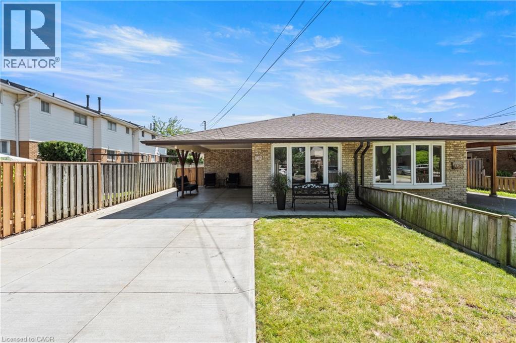 167 BERKINDALE Drive - Image 3