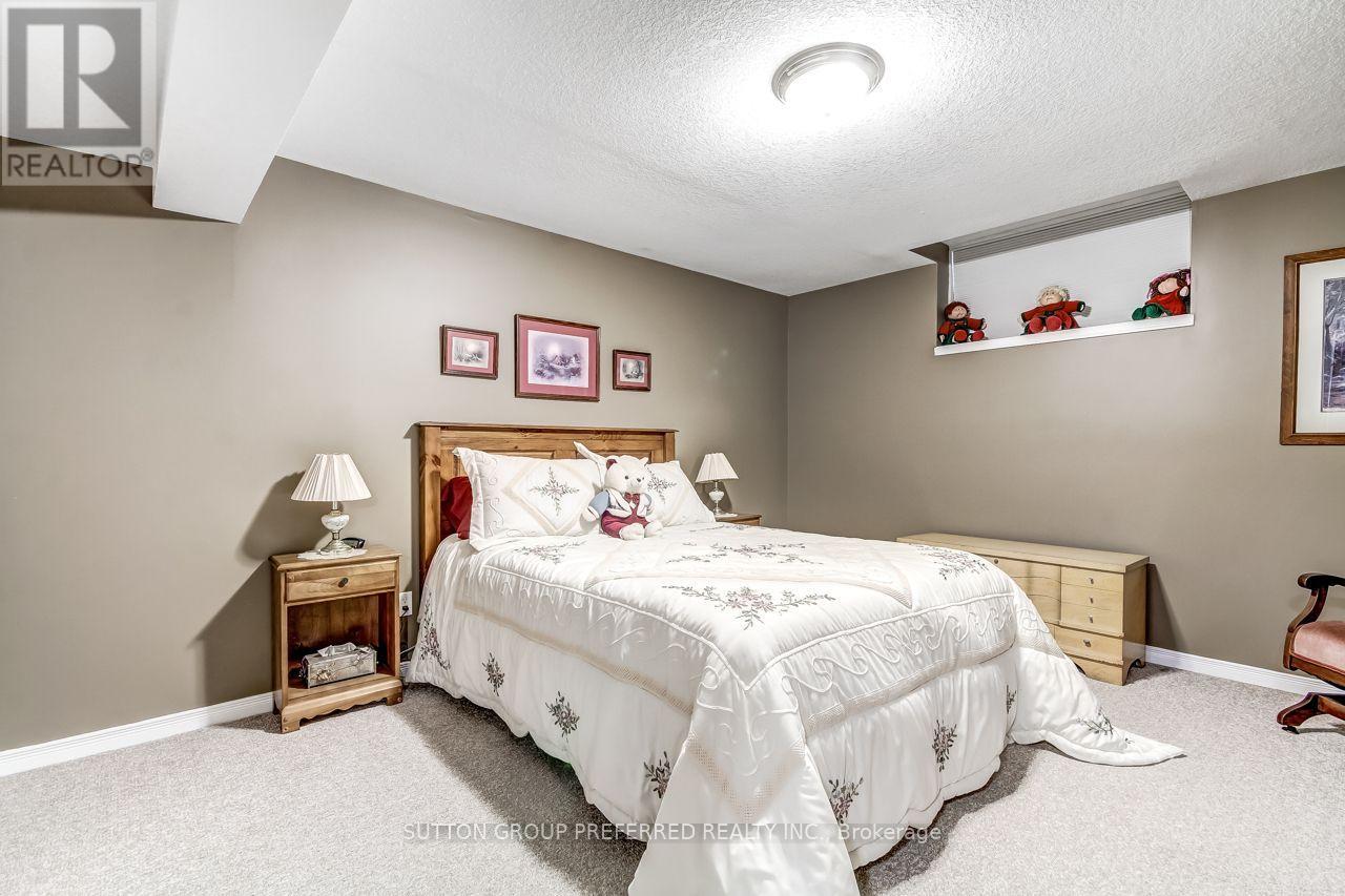 857 SILVERSMITH STREET - Image 20