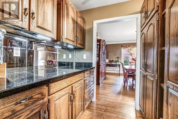 27 CROYDON DRIVE - 8