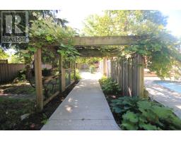 27 Croydon Drive, Middlesex Centre, ON N0M1C0 Photo 22