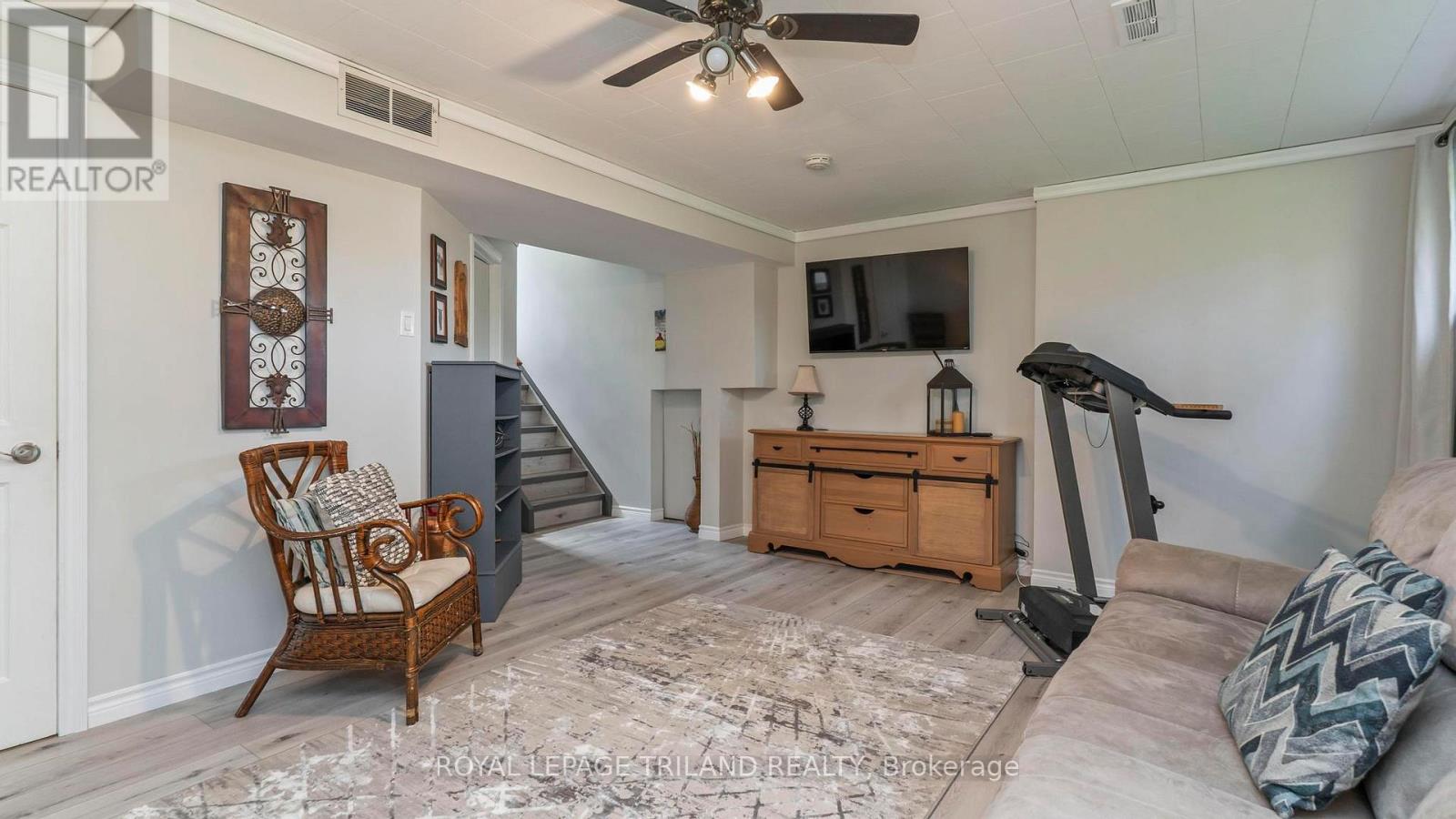 7 STIRLING CRESCENT - Image 25