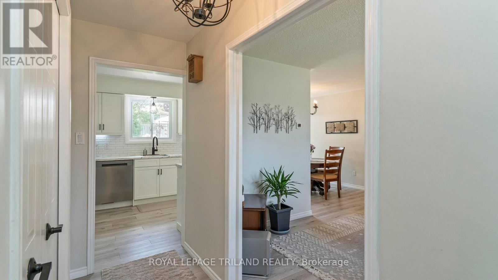 7 STIRLING CRESCENT - Image 6