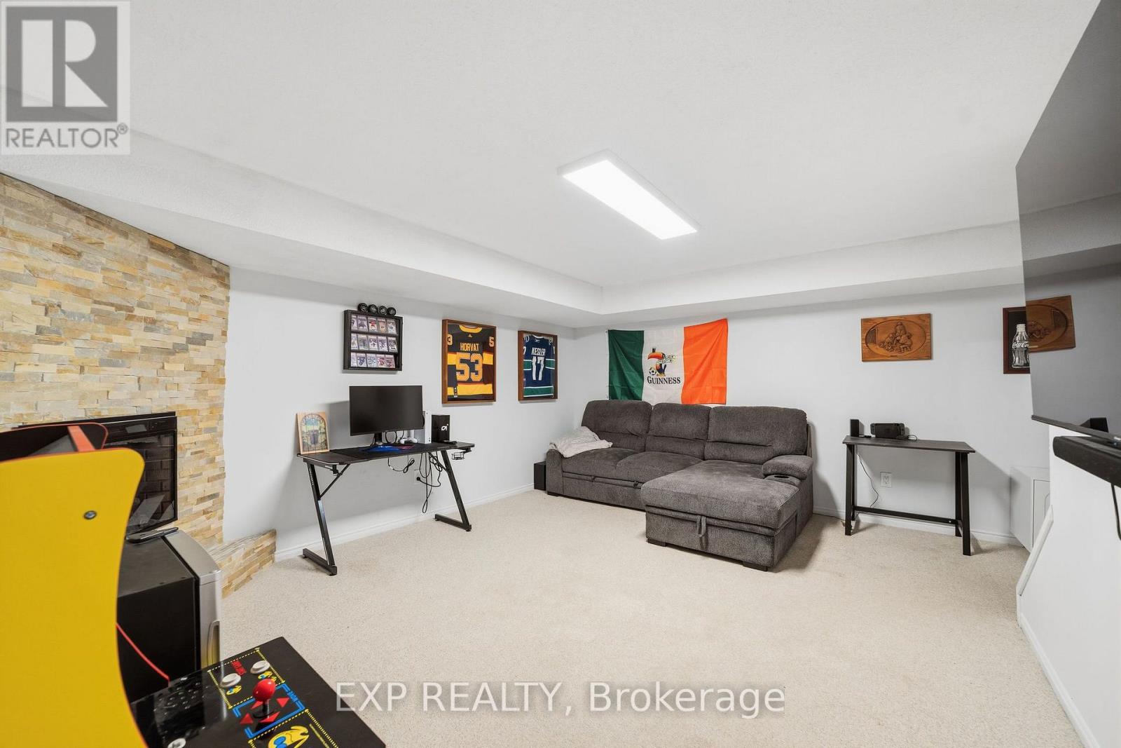 #49 511 ADMIRAL DRIVE - Image 19