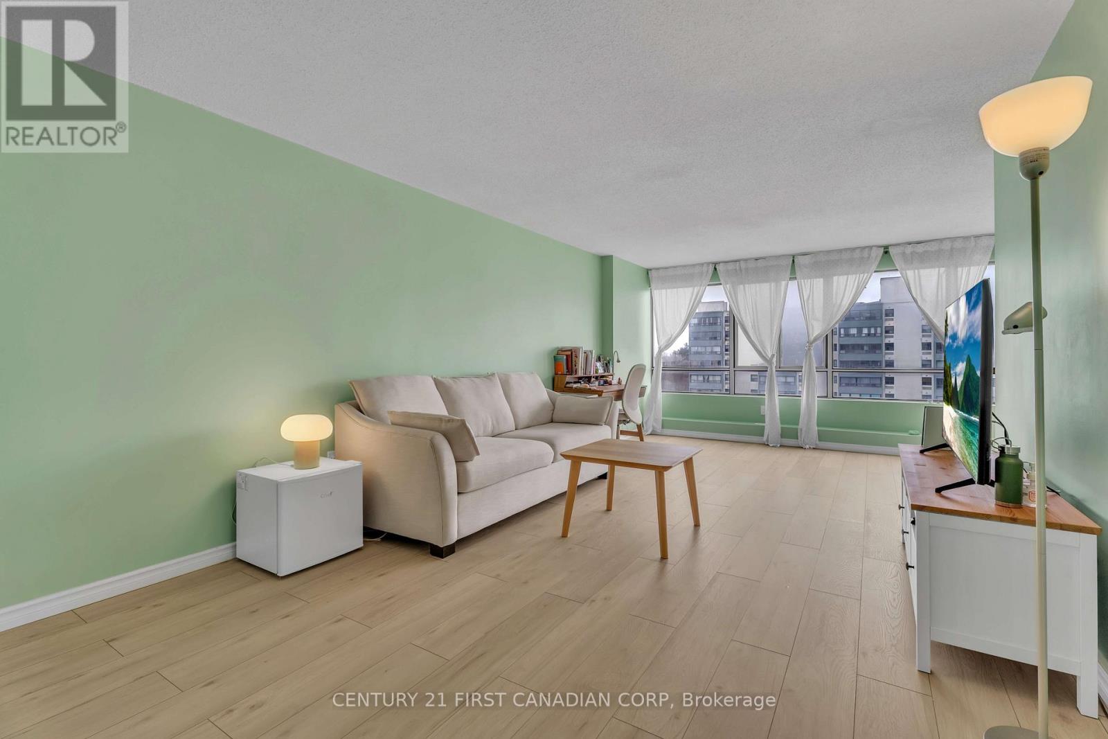#912 570 PROUDFOOT LANE - Image 10