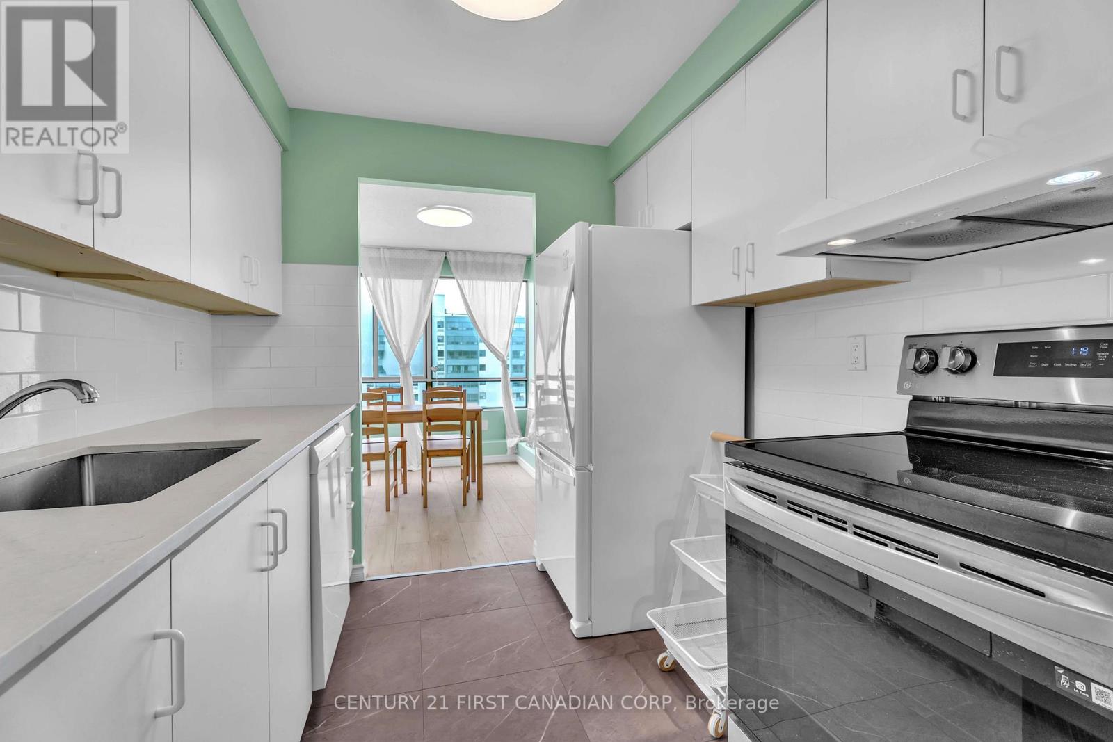 #912 570 PROUDFOOT LANE - Image 18