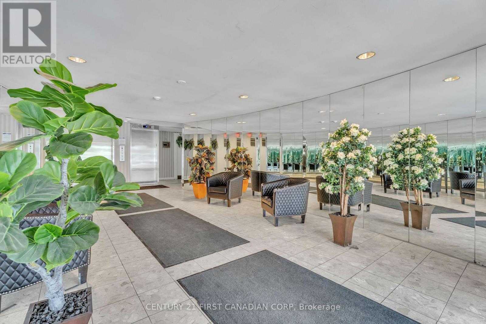 #912 570 PROUDFOOT LANE - Image 5