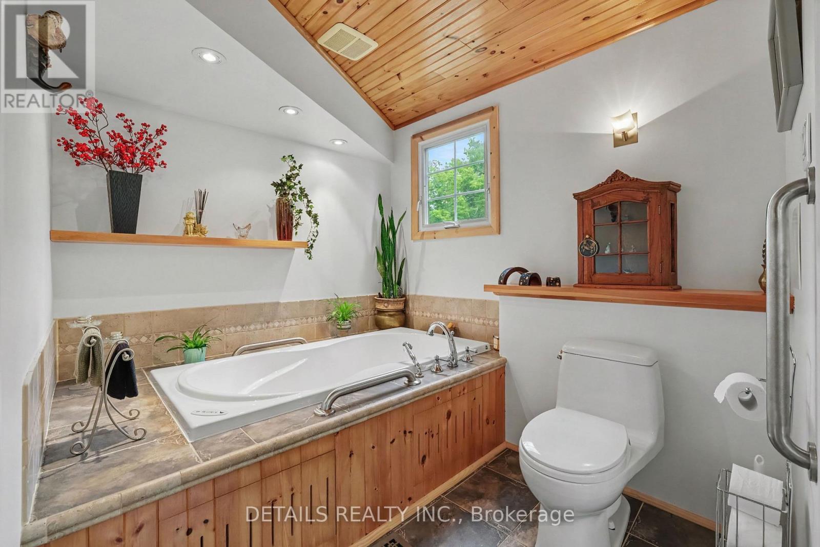 225 SCOTCH LINE ROAD W - Image 17