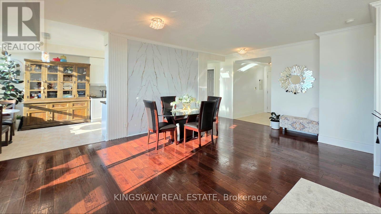 #3009 3880 DUKE OF YORK BOULEVARD - 2