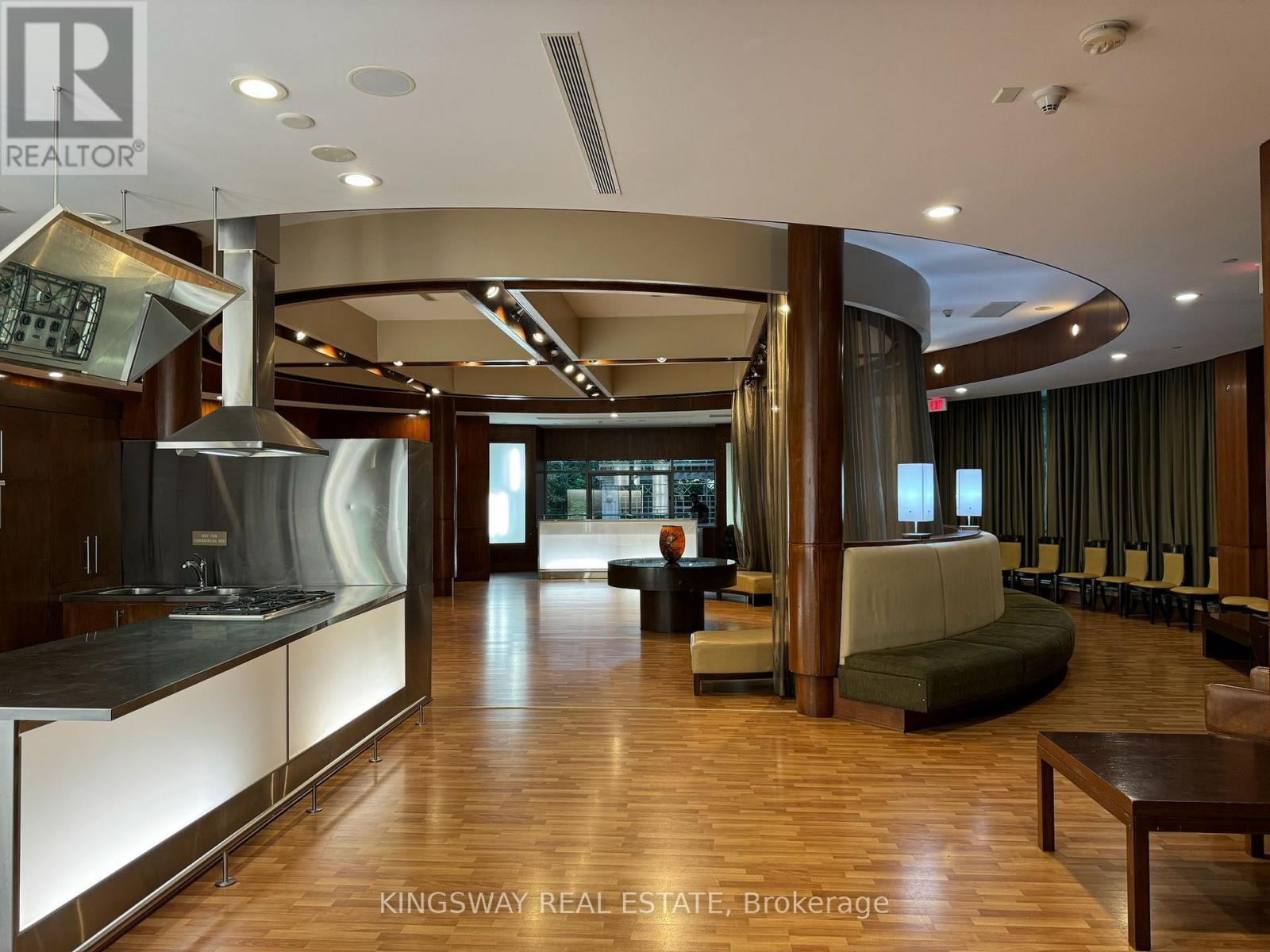 #3009 3880 DUKE OF YORK BOULEVARD - 36