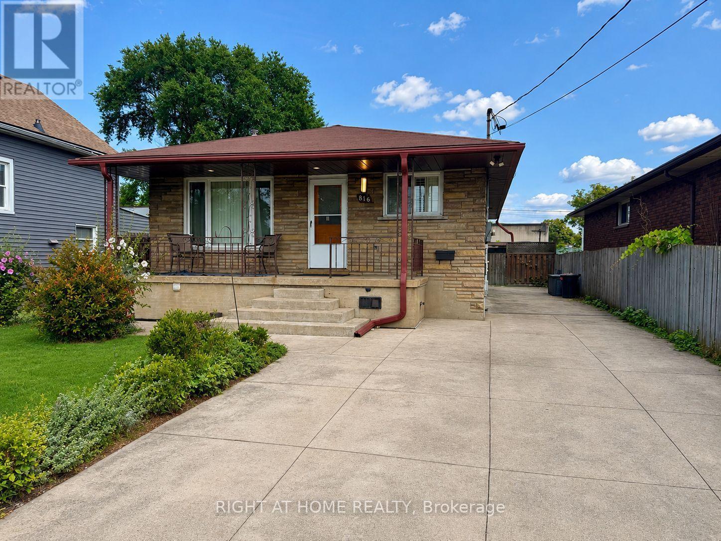 Photo of 816 Dunn Avenue