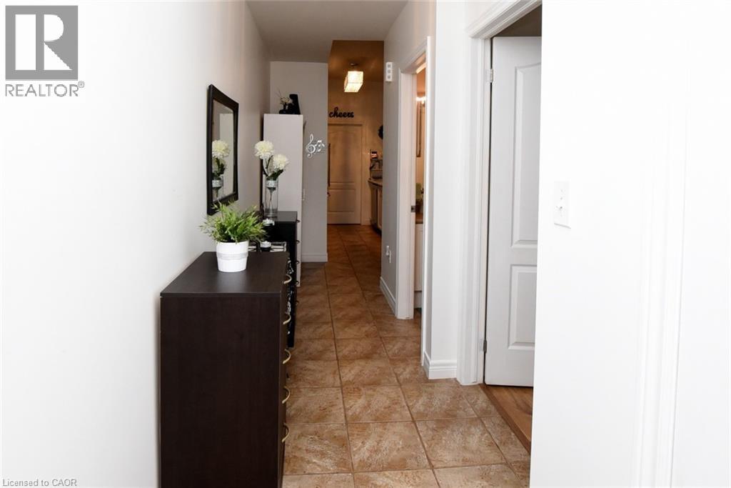 60 NATALIA Avenue Unit# 2, Mount Hope — photo 3