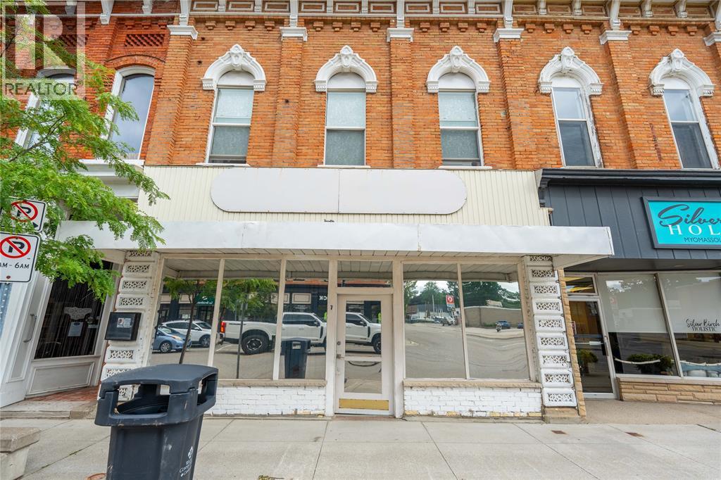 7 Main STREET West