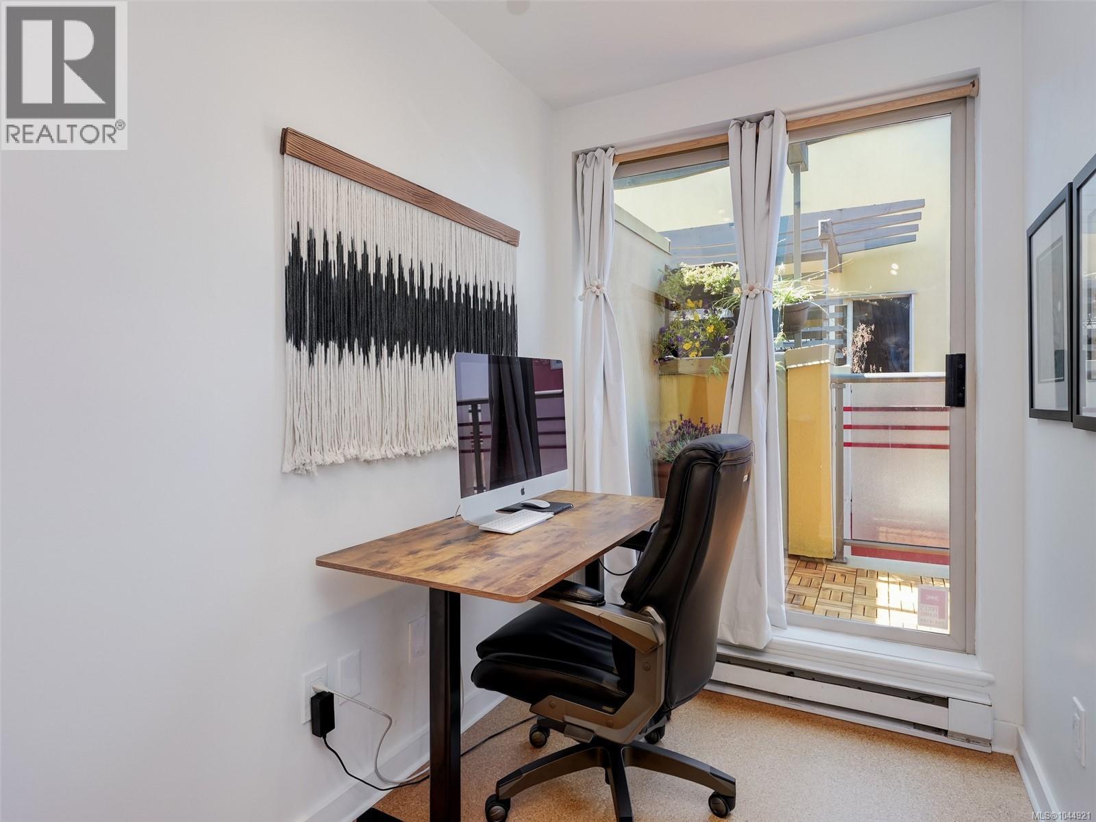 #1 532 1/2 Fisgard St - 20