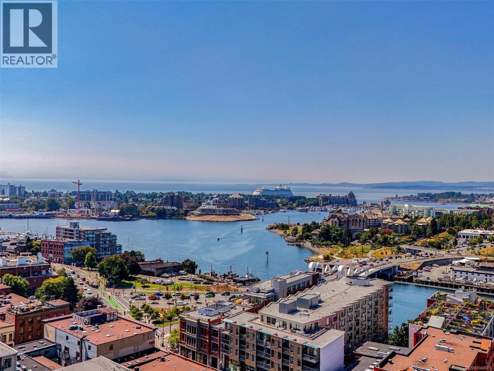 1 532 1/2 Fisgard Street, Victoria