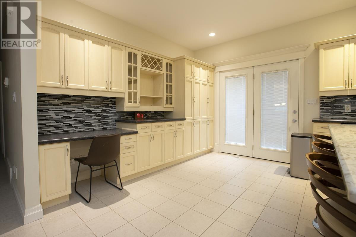 4 Parkdale DR - 21