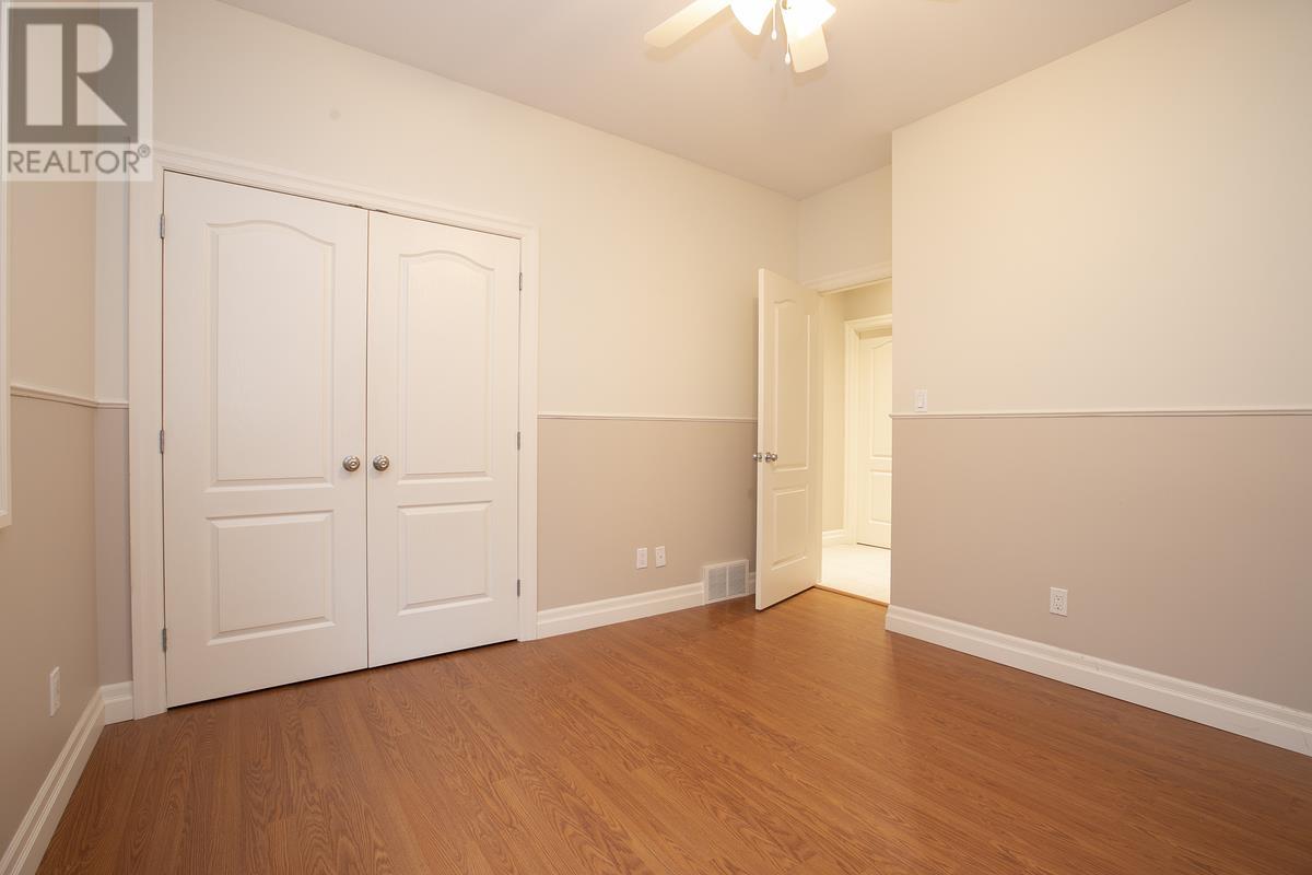 4 Parkdale DR - 30