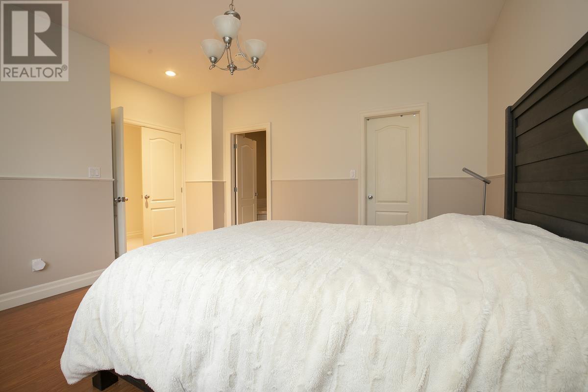 4 Parkdale DR - 34