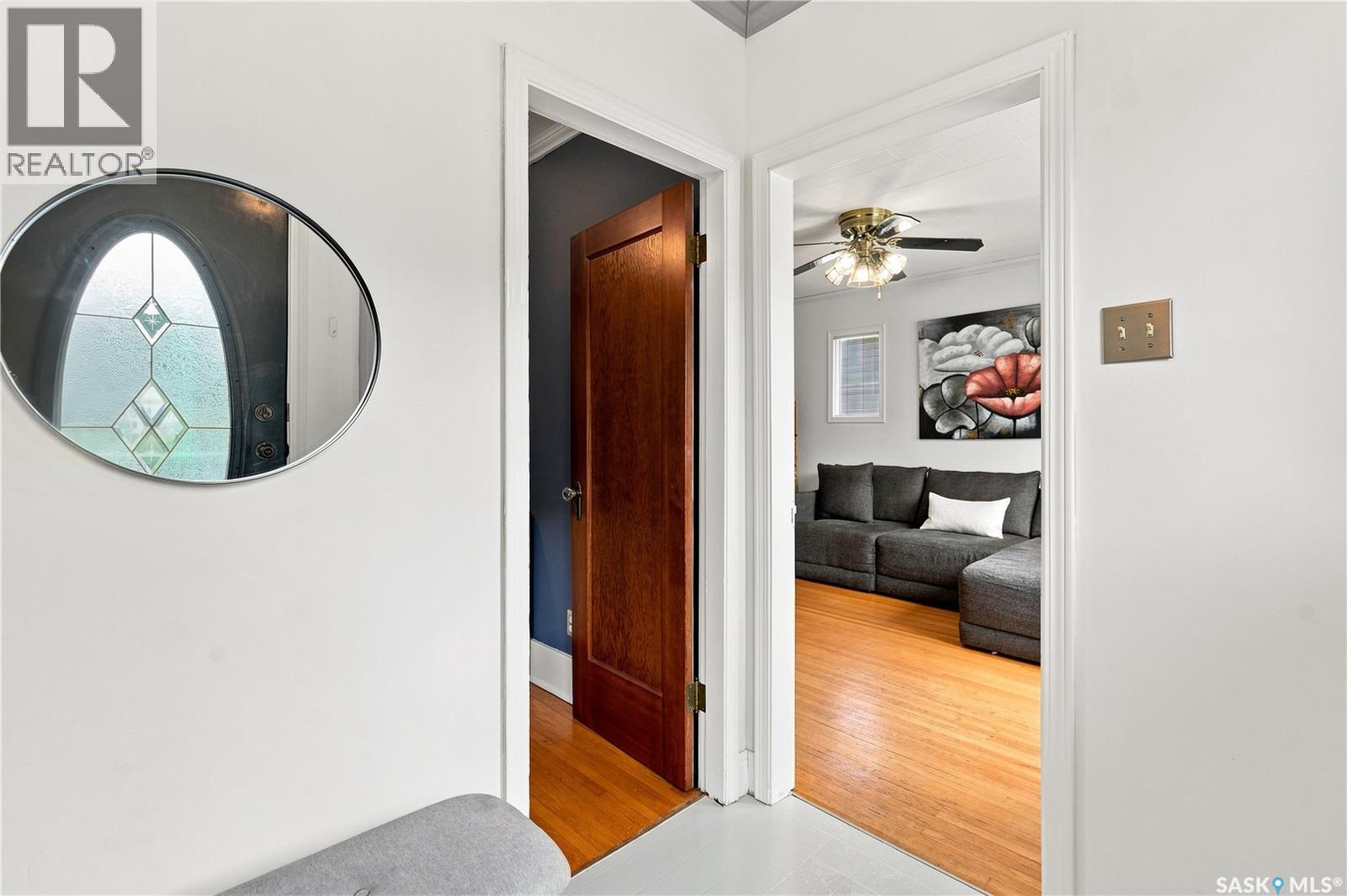2161 Queen STREET - 4