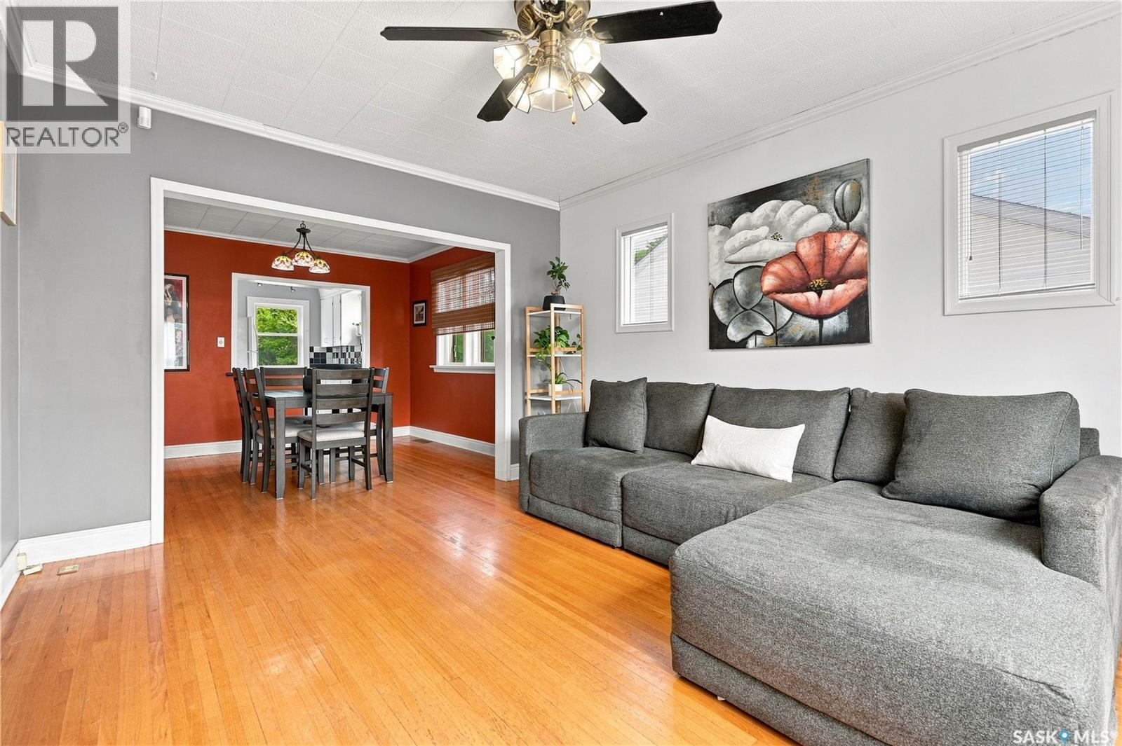 2161 Queen STREET - 8