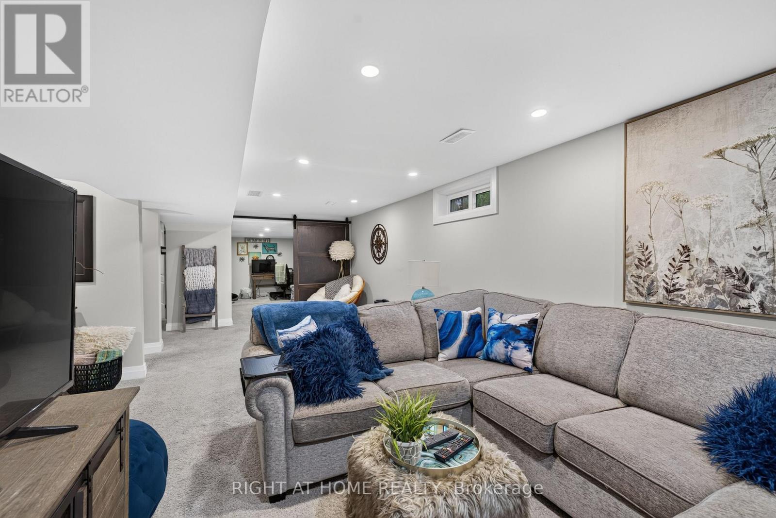 37 RENNY CRESCENT - Image 30