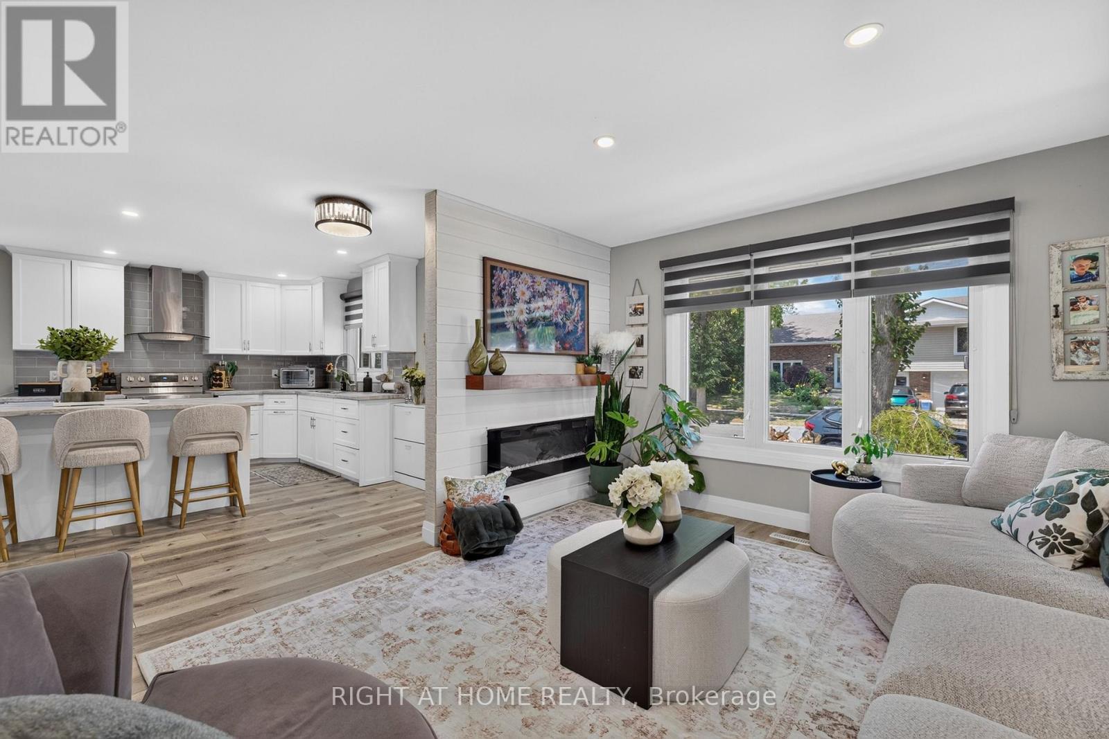 37 RENNY CRESCENT - 9