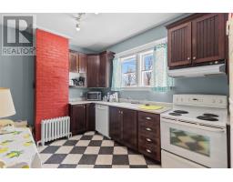 8 Glenridge Crescent thumbnail 15