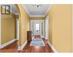 8 Glenridge Crescent thumbnail 5