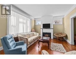 8 Glenridge Crescent thumbnail 7