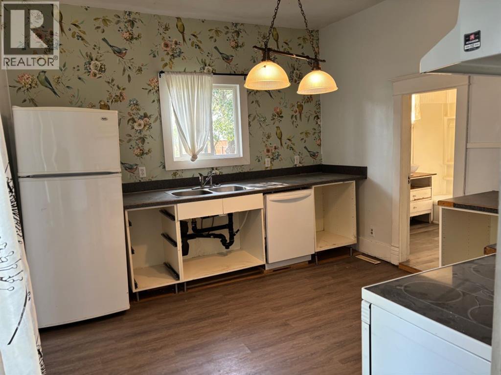 256 N 1 Street West - Photo 11