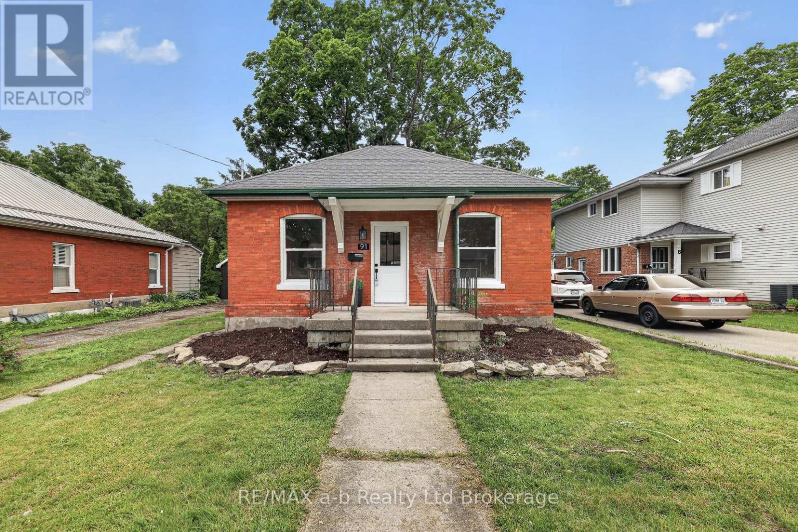 91 WINNIETT STREET - 1