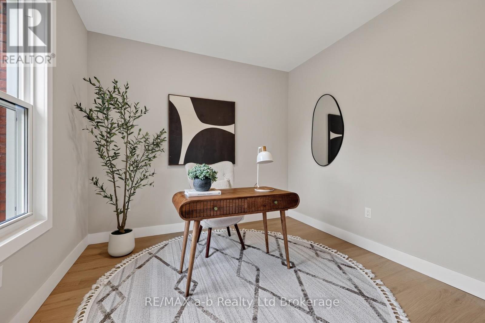 91 WINNIETT STREET - 24