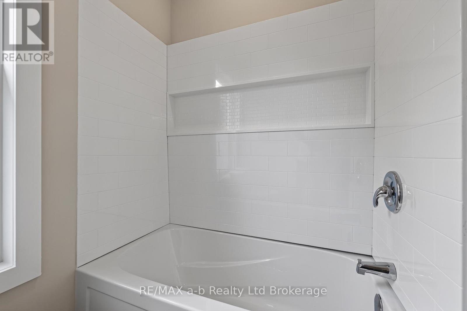 91 WINNIETT STREET - 26