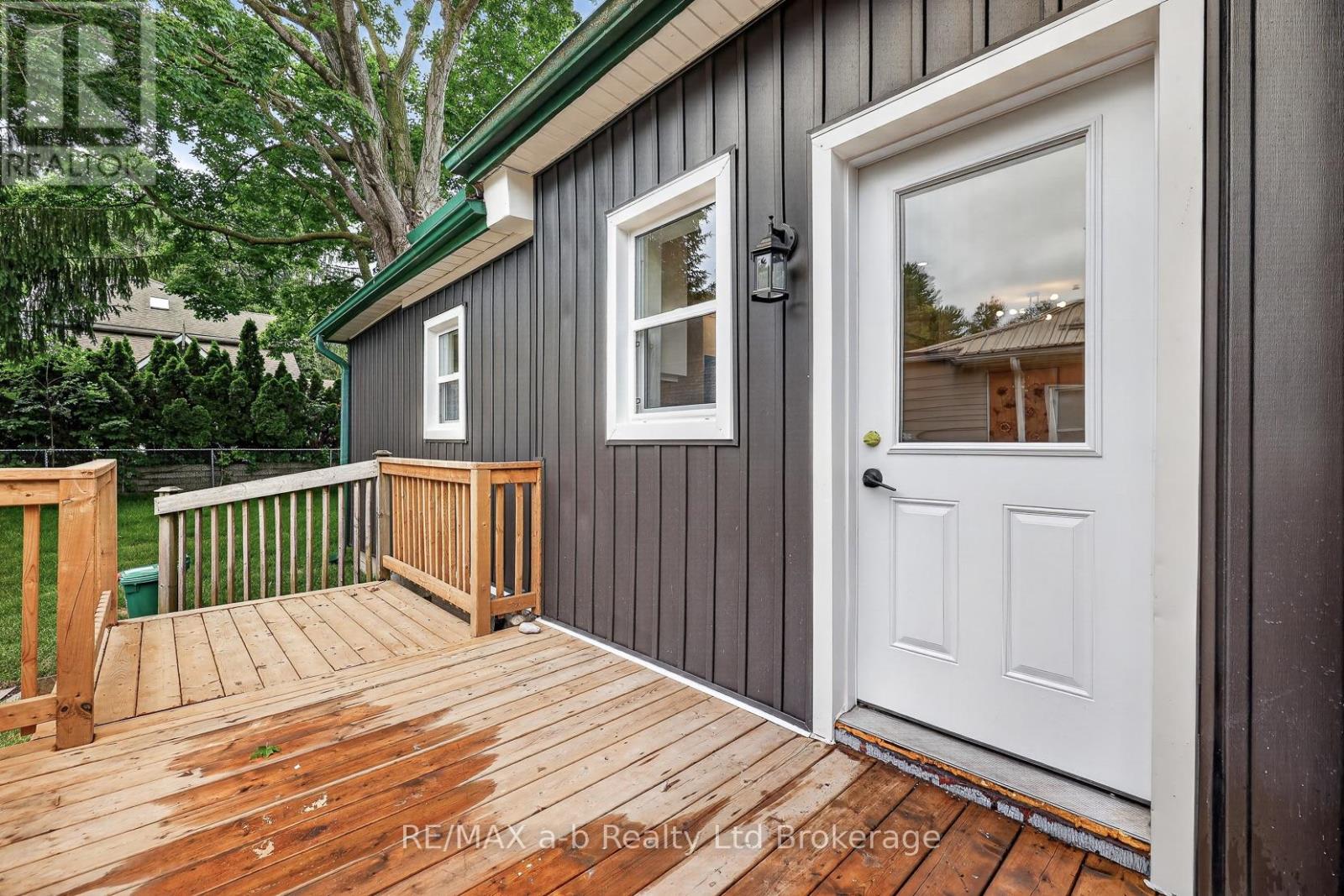 91 WINNIETT STREET - 32