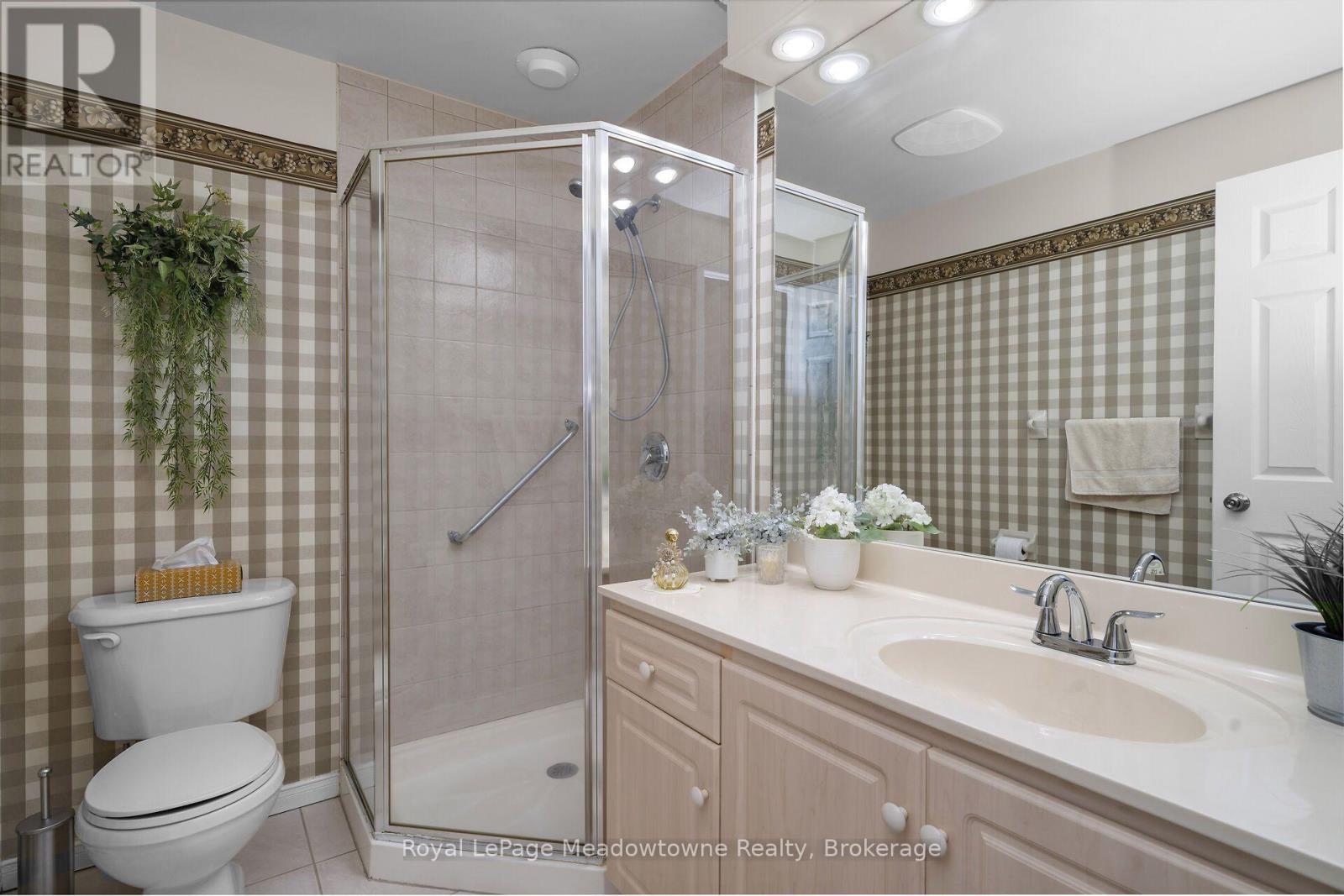 #210 2075 AMHERST HEIGHTS DRIVE - 33
