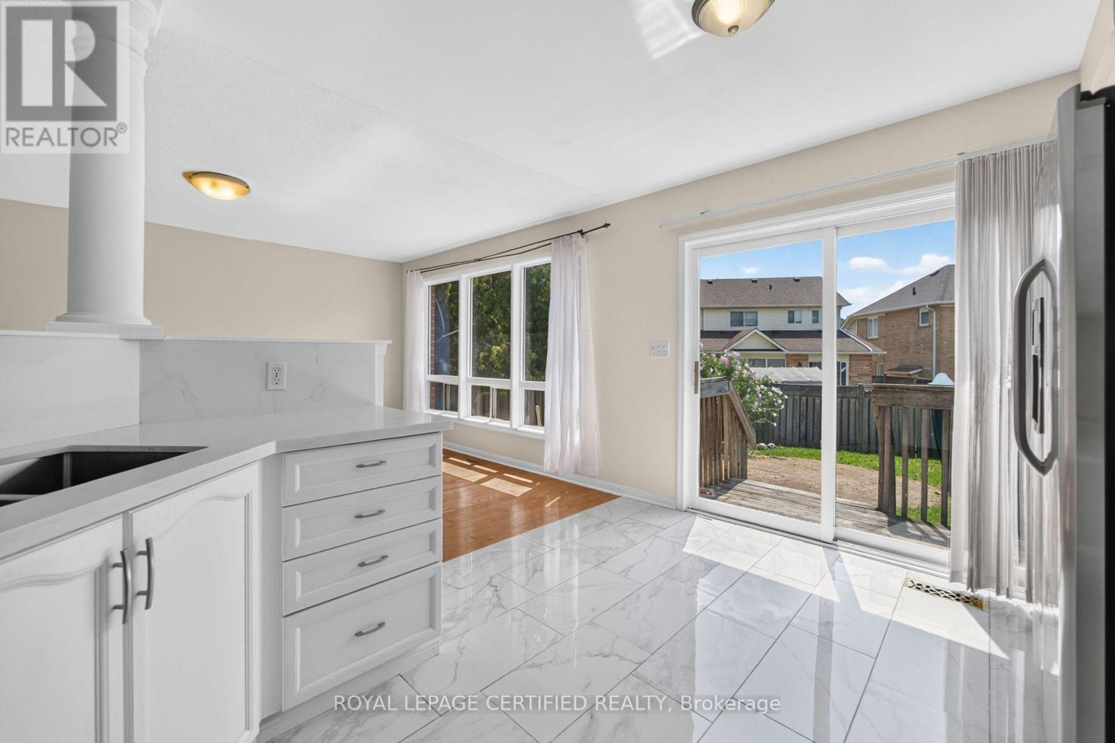 464 COLLIS COURT - 17