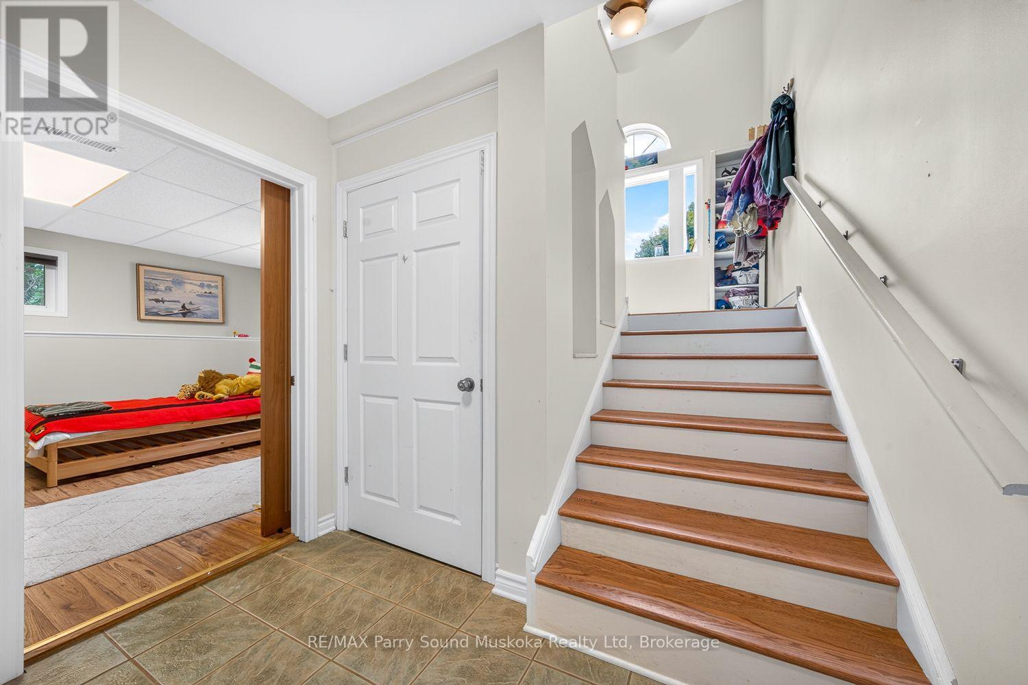 8 MOUNTAIN BASIN DRIVE - 22